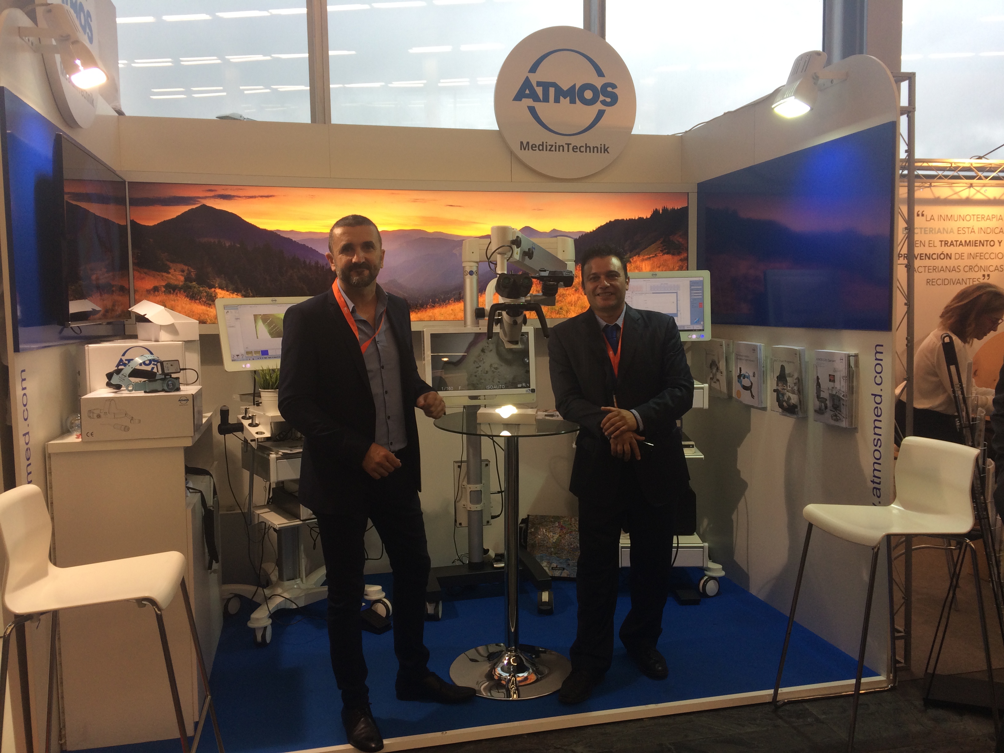 atmos-stand